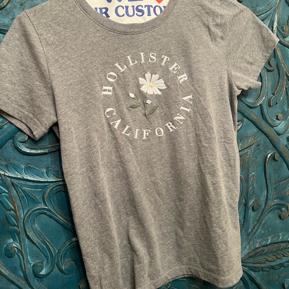 Grey t shirts